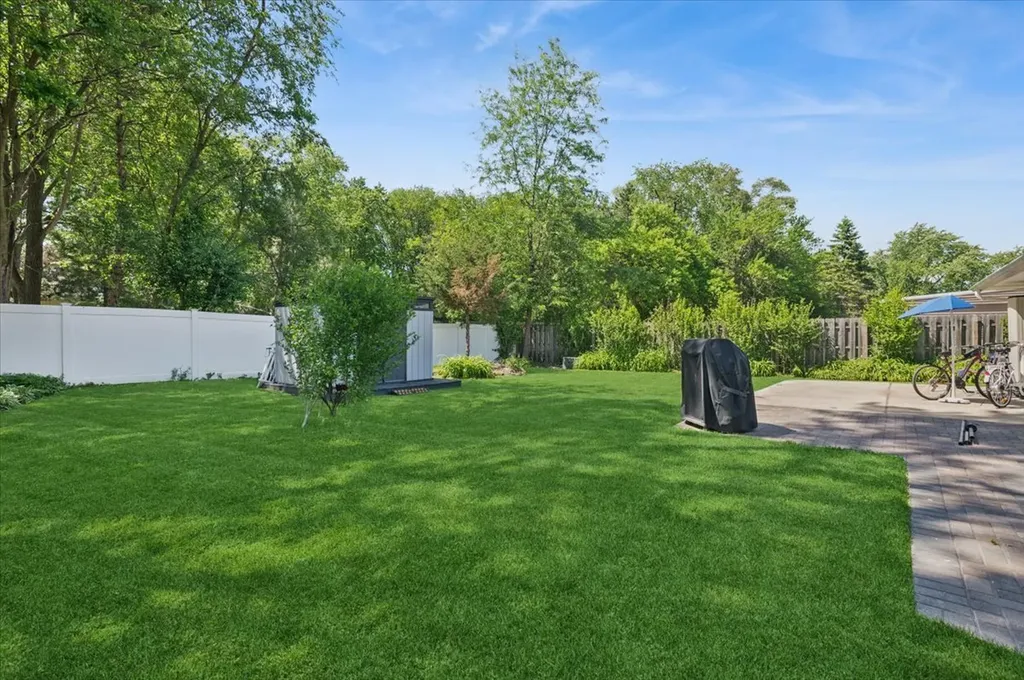 854 Sunrise Place Roselle IL 60172
