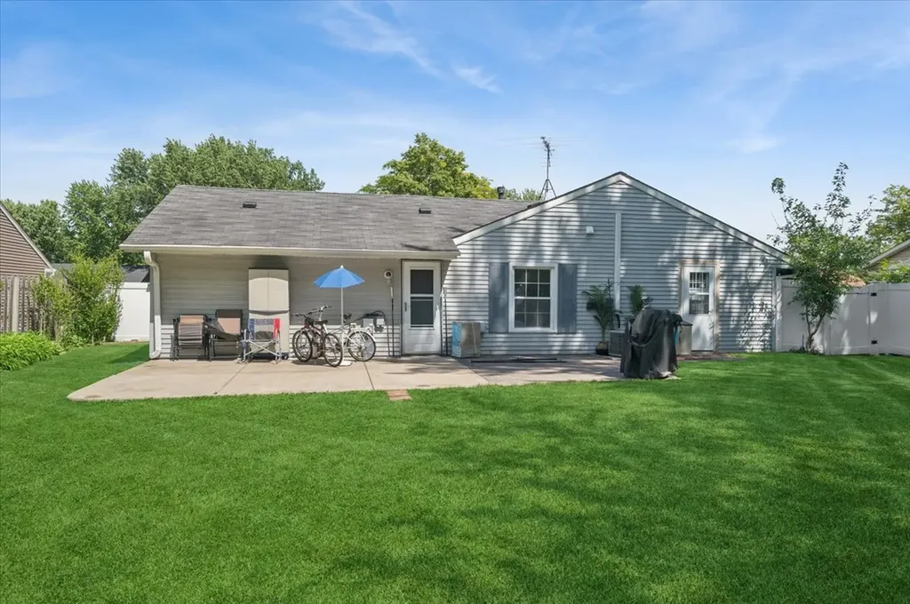 854 Sunrise Place Roselle IL 60172