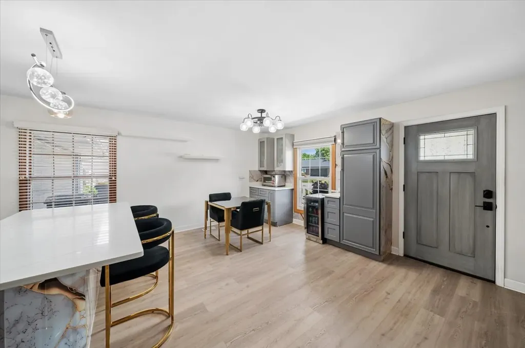 854 Sunrise Place Roselle IL 60172