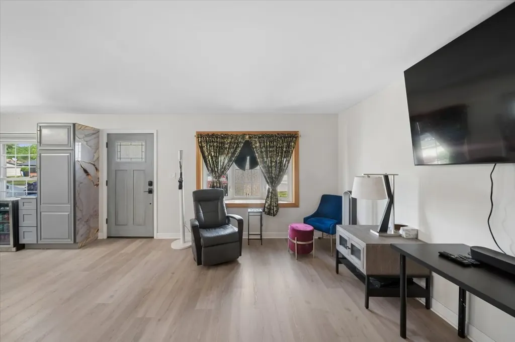 854 Sunrise Place Roselle IL 60172