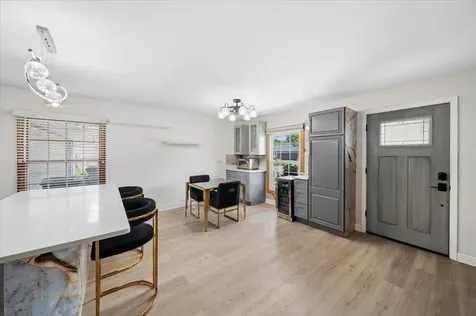 854 Sunrise Place Roselle IL 60172