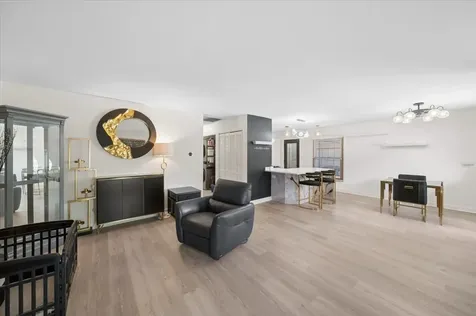 854 Sunrise Place Roselle IL 60172
