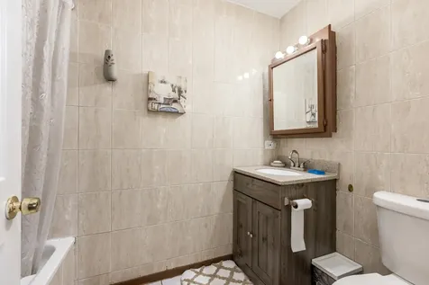 8828 Dee Road Des Plaines IL 60016