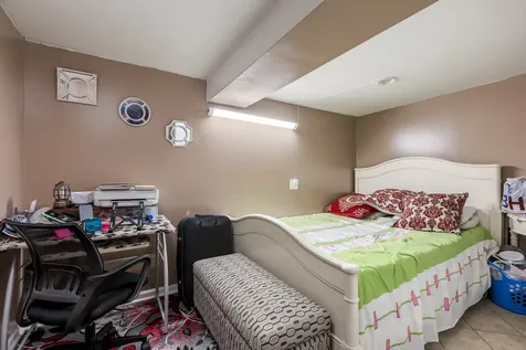 8828 Dee Road Des Plaines IL 60016