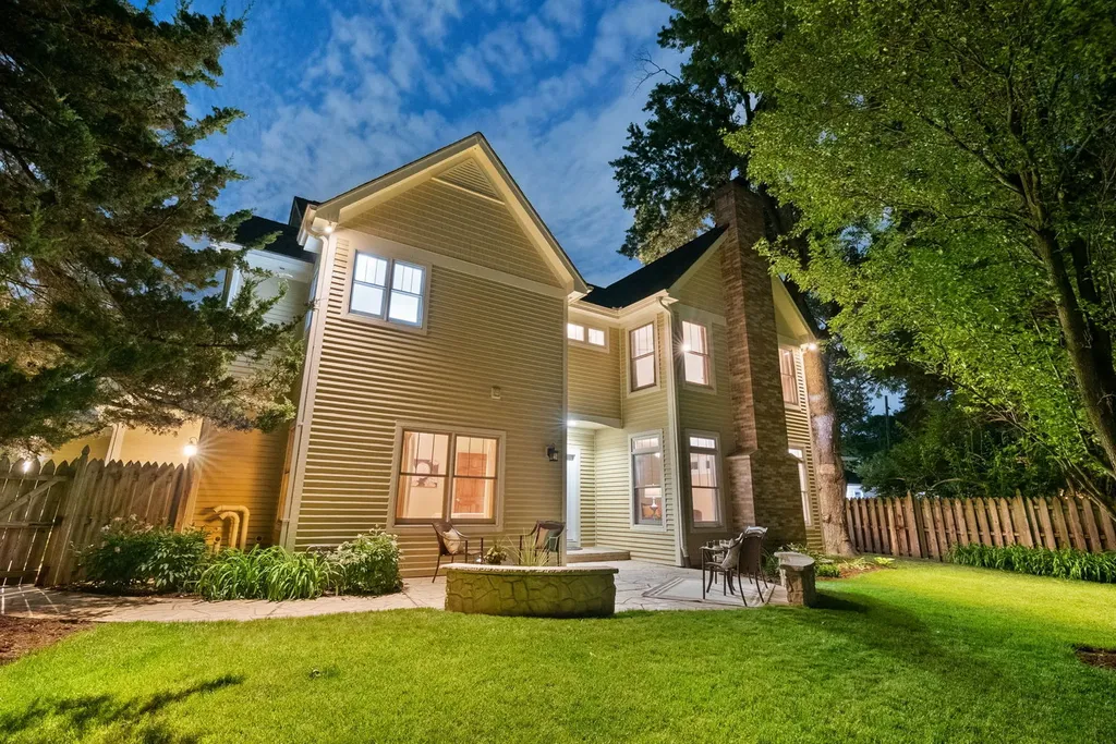 1045 Magnolia Lane Naperville IL 60540