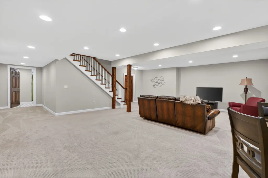 1045 Magnolia Lane Naperville IL 60540