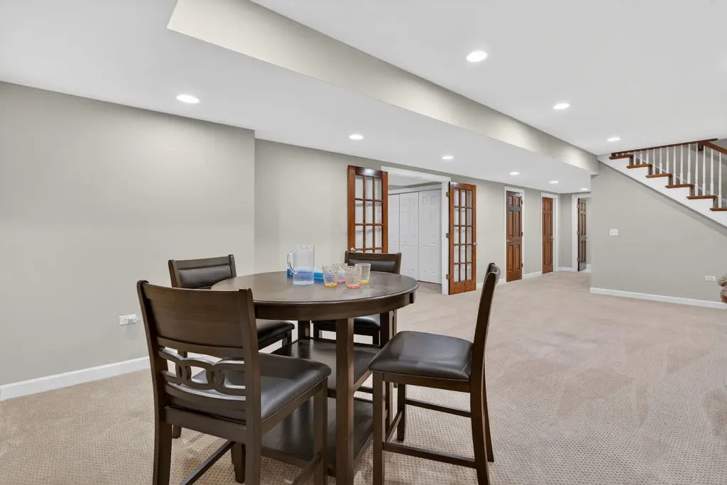 1045 Magnolia Lane Naperville IL 60540