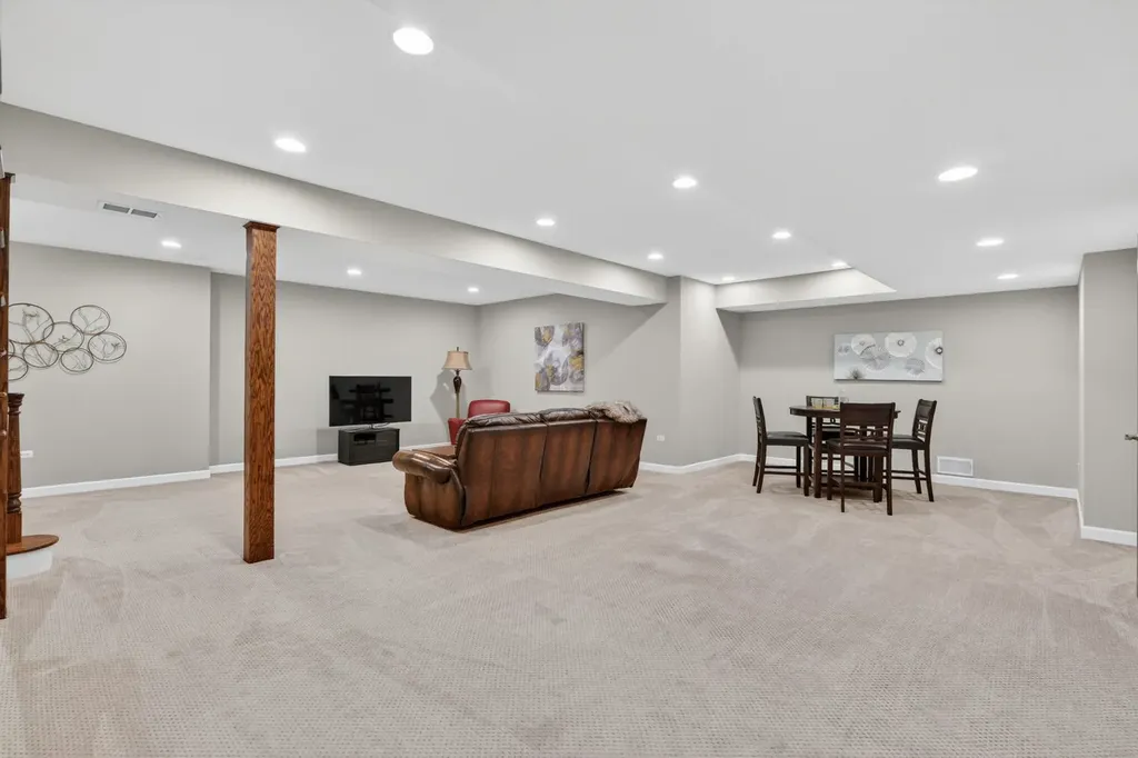 1045 Magnolia Lane Naperville IL 60540