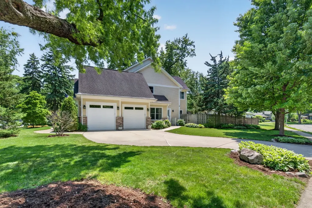 1045 Magnolia Lane Naperville IL 60540