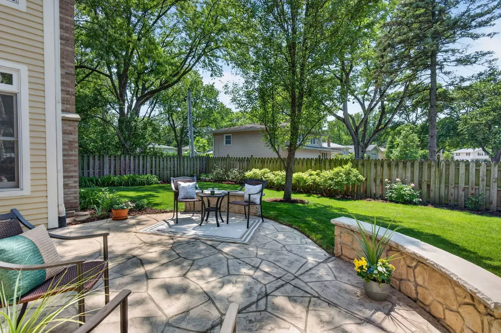 1045 Magnolia Lane Naperville IL 60540