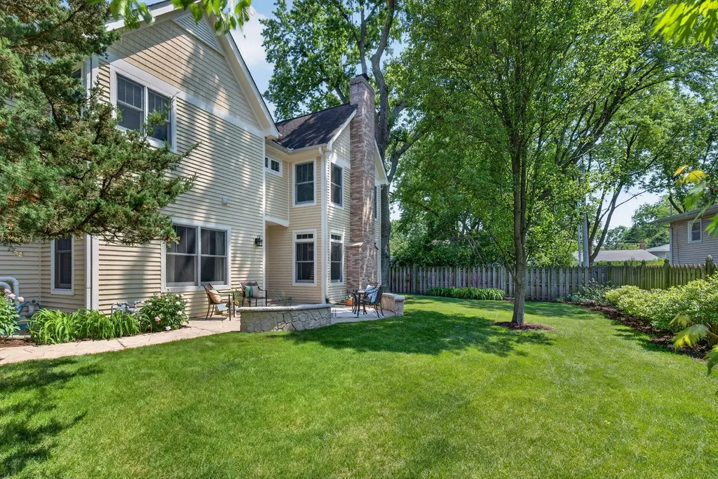 1045 Magnolia Lane Naperville IL 60540