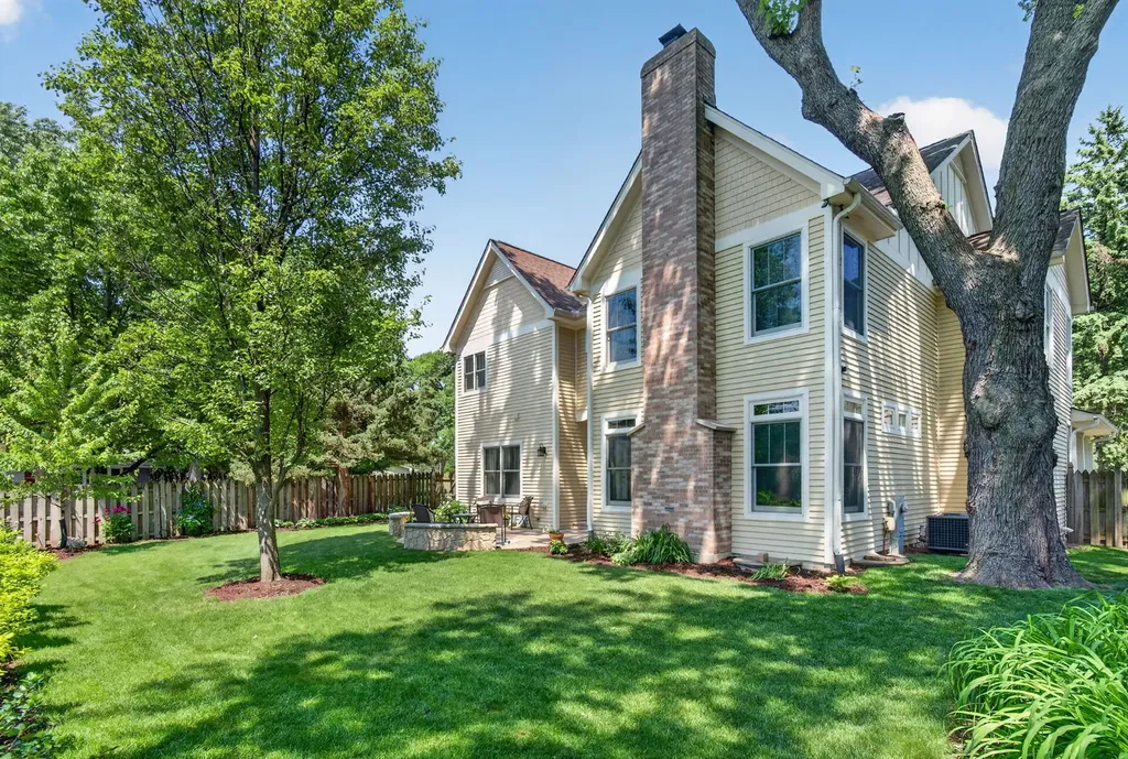 1045 Magnolia Lane Naperville IL 60540