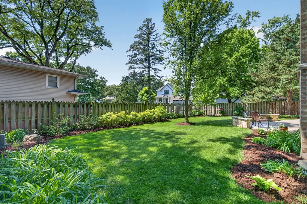 1045 Magnolia Lane Naperville IL 60540