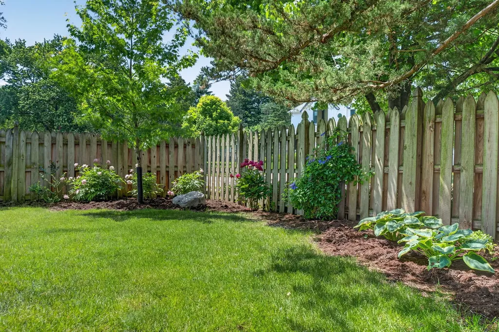 1045 Magnolia Lane Naperville IL 60540