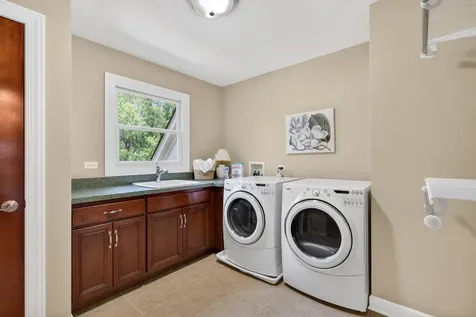 1045 Magnolia Lane Naperville IL 60540