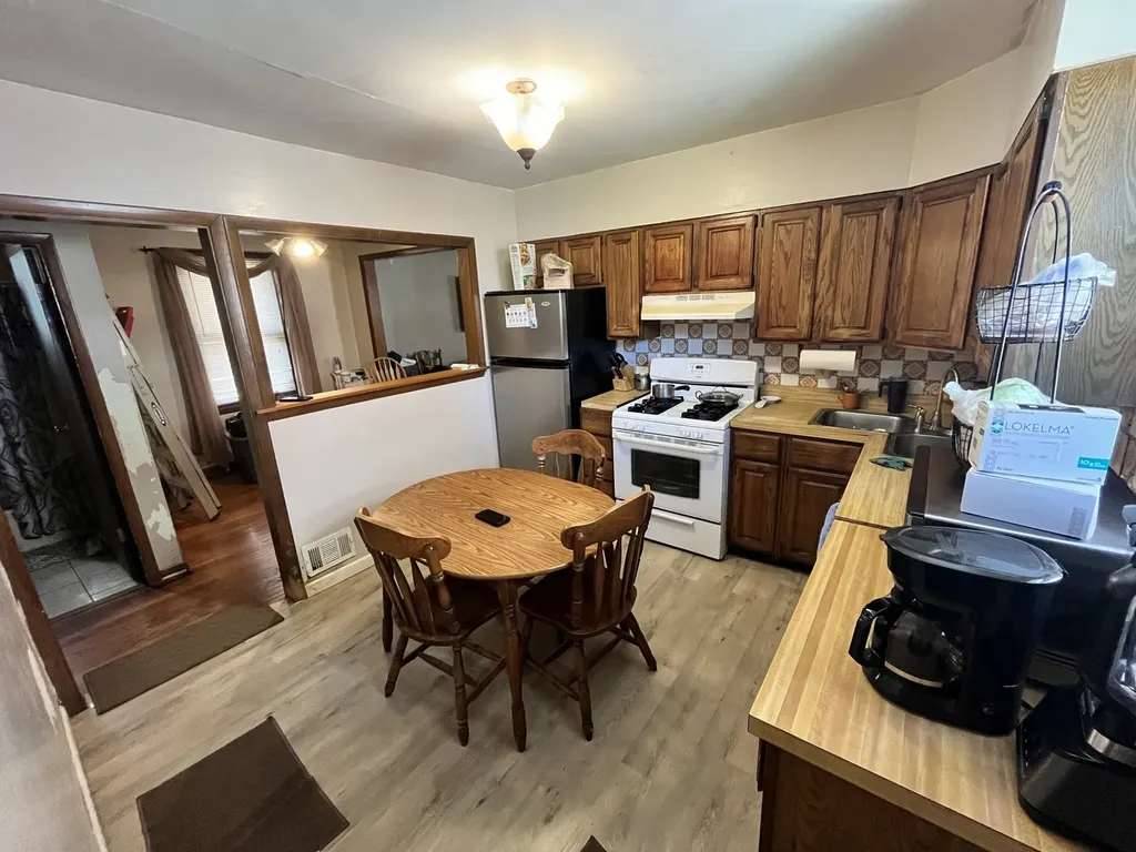 10939 South Avenue F Chicago IL 60617