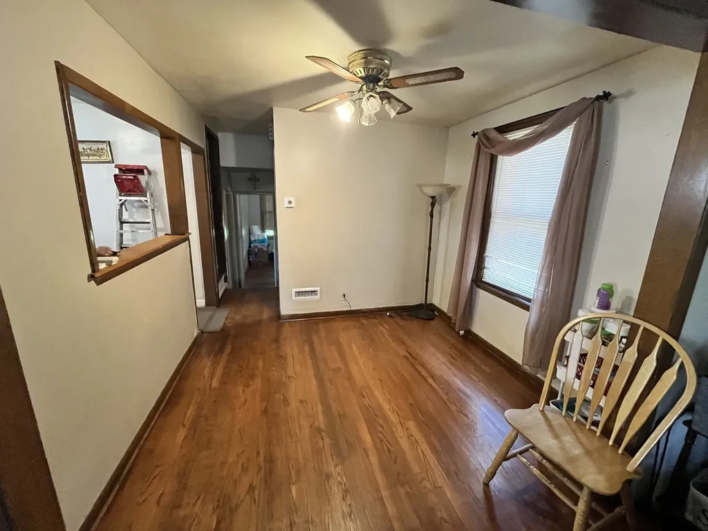 10939 South Avenue F Chicago IL 60617
