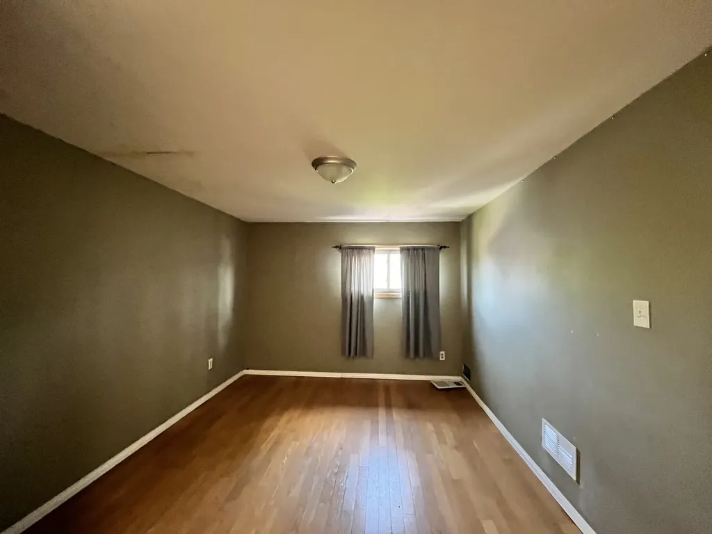 10939 South Avenue F Chicago IL 60617