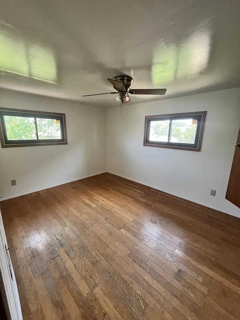 10939 South Avenue F Chicago IL 60617