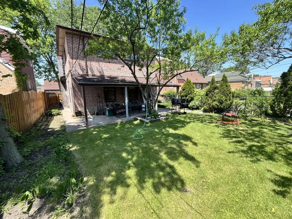 10939 South Avenue F Chicago IL 60617