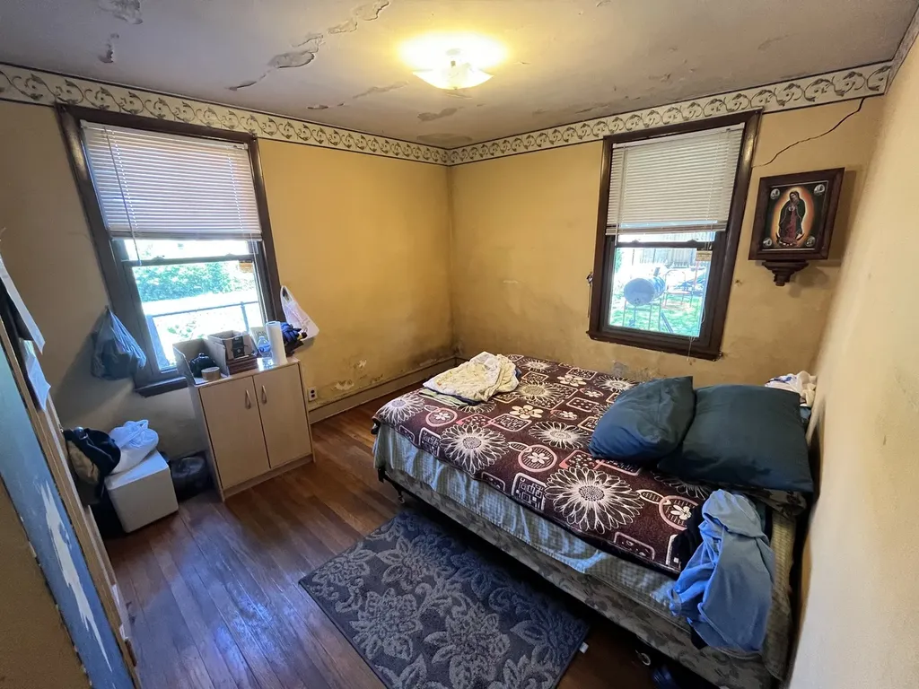 10939 South Avenue F Chicago IL 60617
