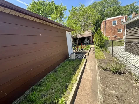 10939 South Avenue F Chicago IL 60617
