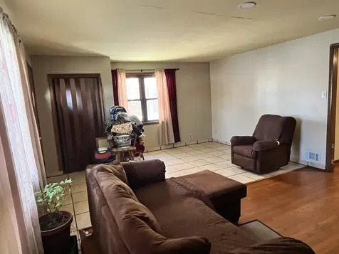 10939 South Avenue F Chicago IL 60617