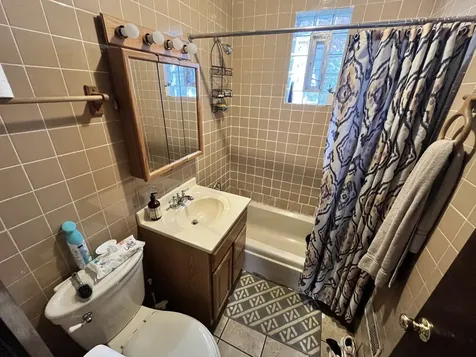 10939 South Avenue F Chicago IL 60617