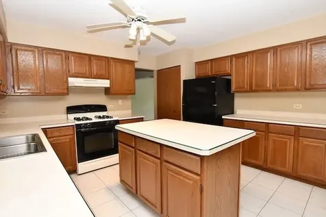 1817 Charnbrook Drive Mchenry IL 60051