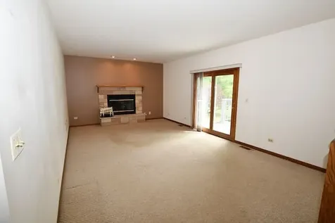 1817 Charnbrook Drive Mchenry IL 60051