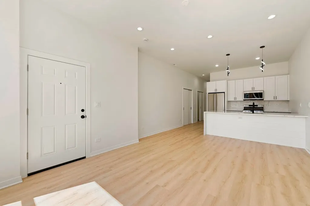 538 North Trumbull Avenue Chicago IL 60624