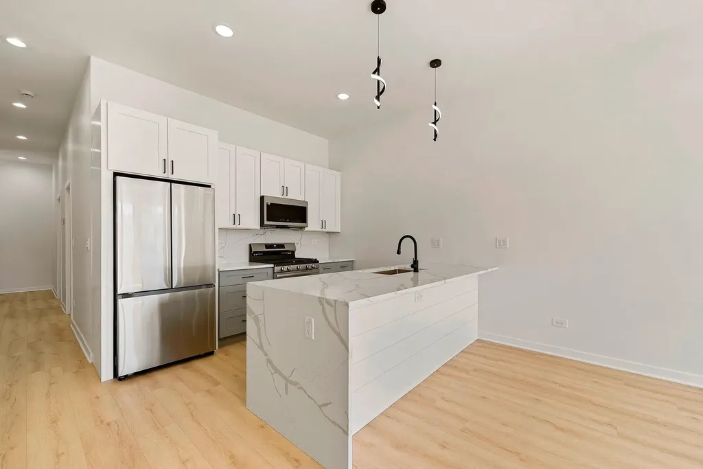 538 North Trumbull Avenue Chicago IL 60624
