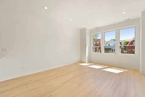 538 North Trumbull Avenue Chicago IL 60624