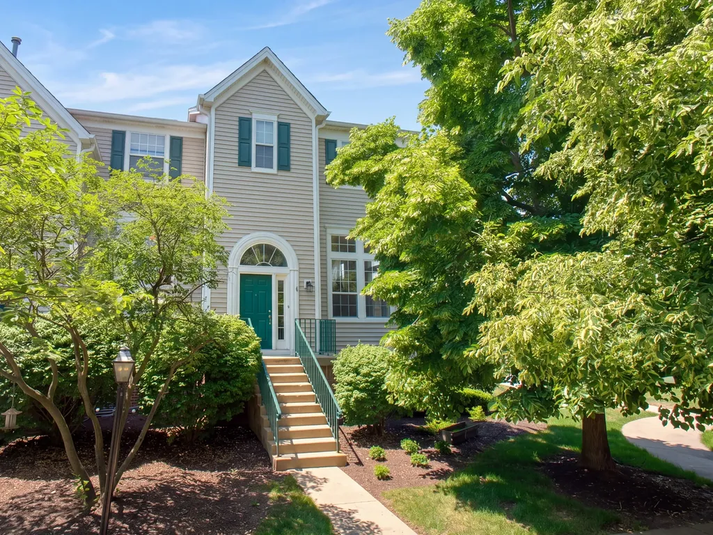 2443 Courtyard Circle Aurora IL 60506