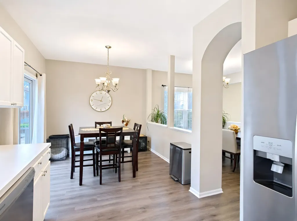 2443 Courtyard Circle Aurora IL 60506