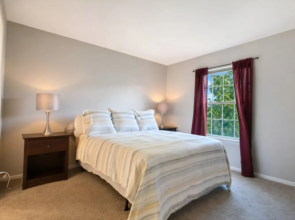 2443 Courtyard Circle Aurora IL 60506