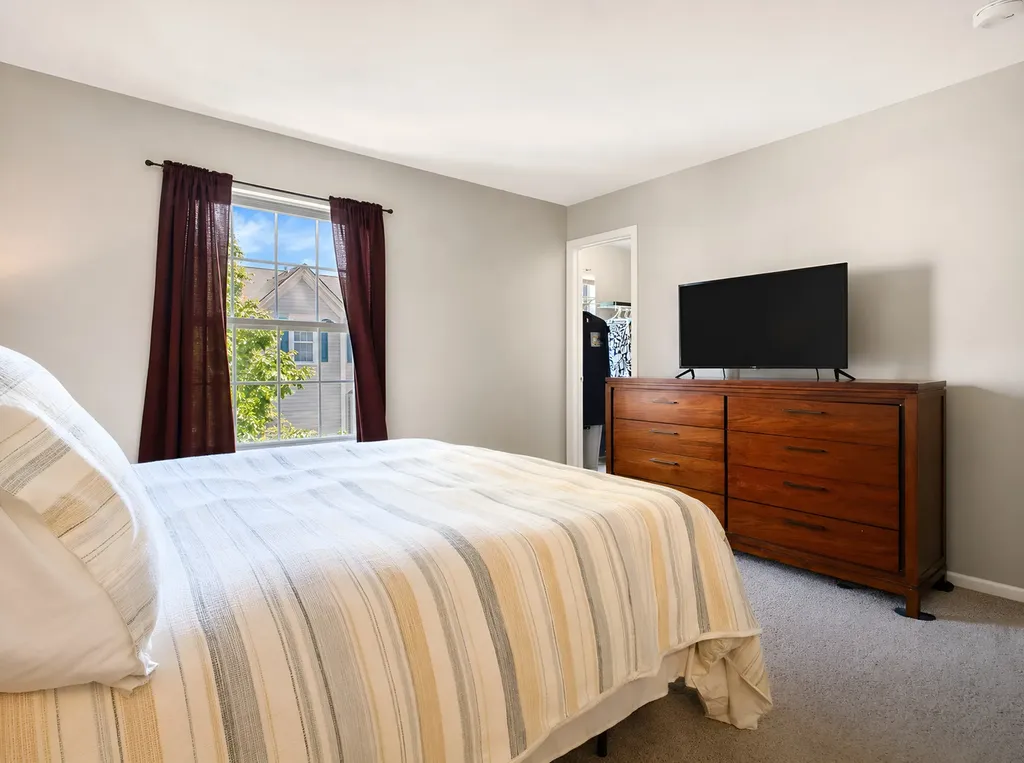 2443 Courtyard Circle Aurora IL 60506