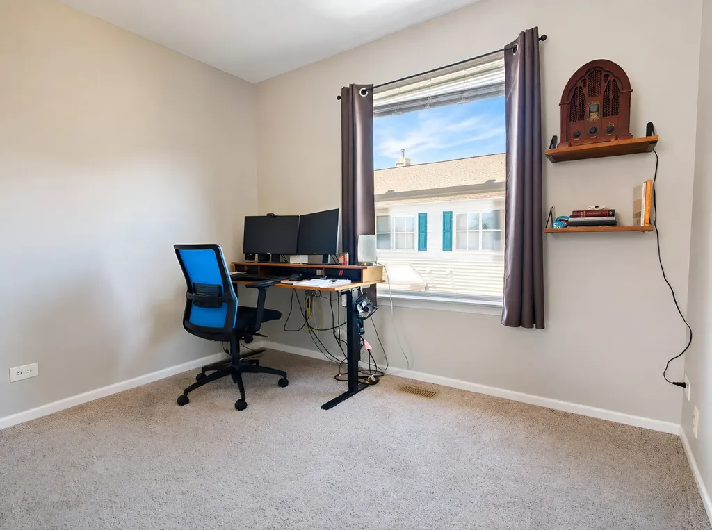 2443 Courtyard Circle Aurora IL 60506