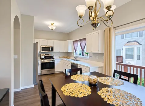 2443 Courtyard Circle Aurora IL 60506