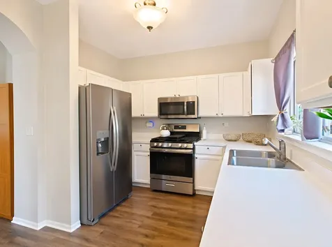 2443 Courtyard Circle Aurora IL 60506
