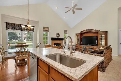 819 Canton Drive Oswego IL 60543