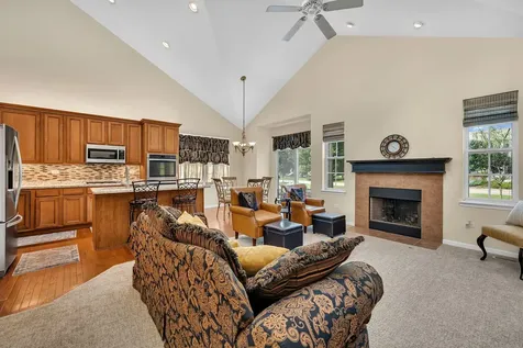 819 Canton Drive Oswego IL 60543