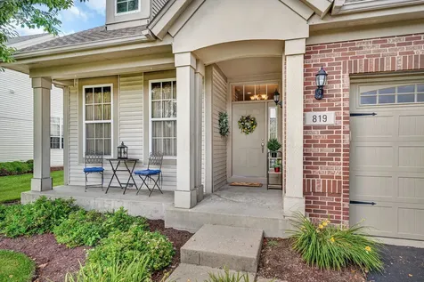 819 Canton Drive Oswego IL 60543