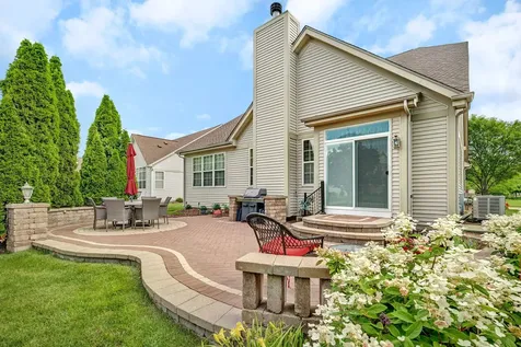 819 Canton Drive Oswego IL 60543