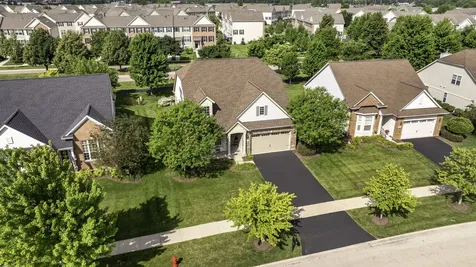 819 Canton Drive Oswego IL 60543