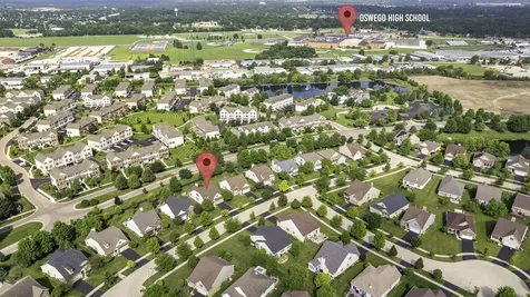 819 Canton Drive Oswego IL 60543