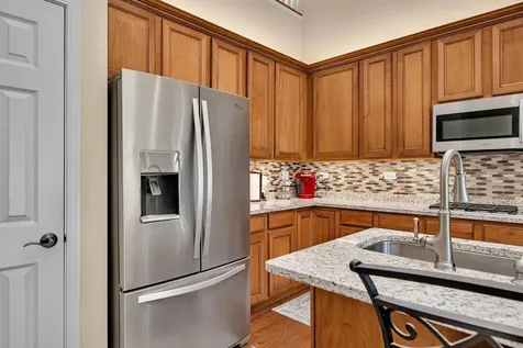 819 Canton Drive Oswego IL 60543