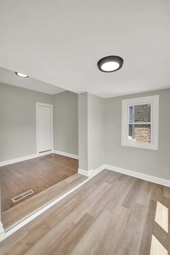 7707 South Ridgeland Avenue Chicago IL 60649