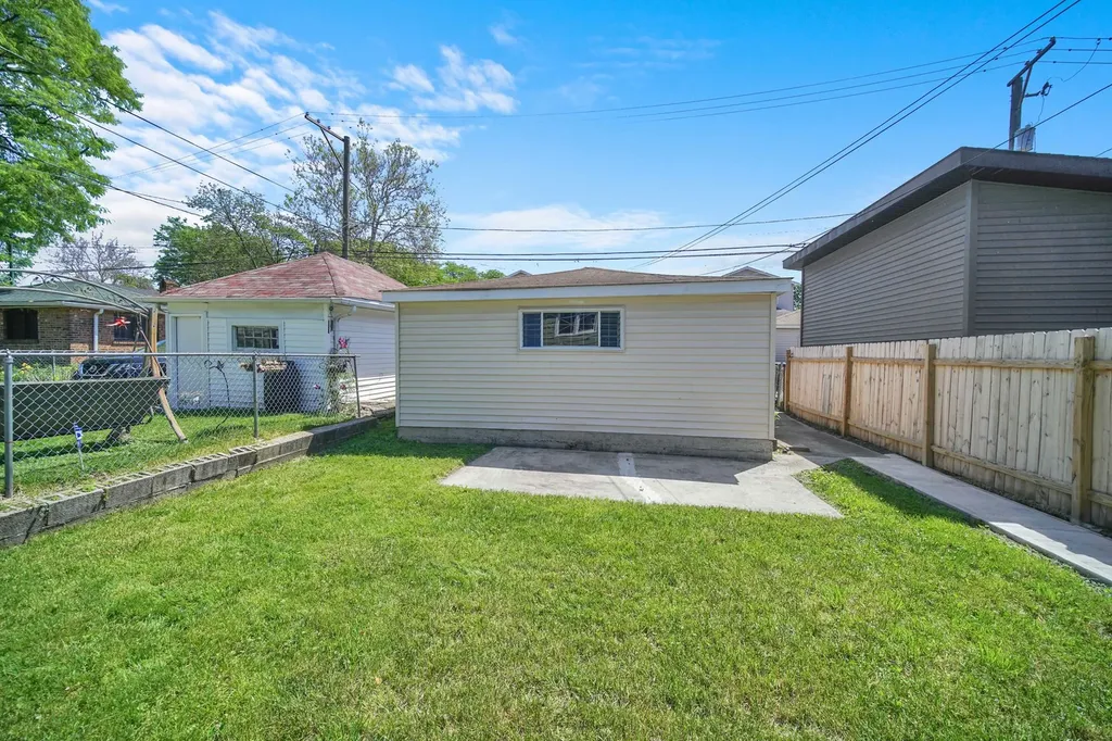 7707 South Ridgeland Avenue Chicago IL 60649