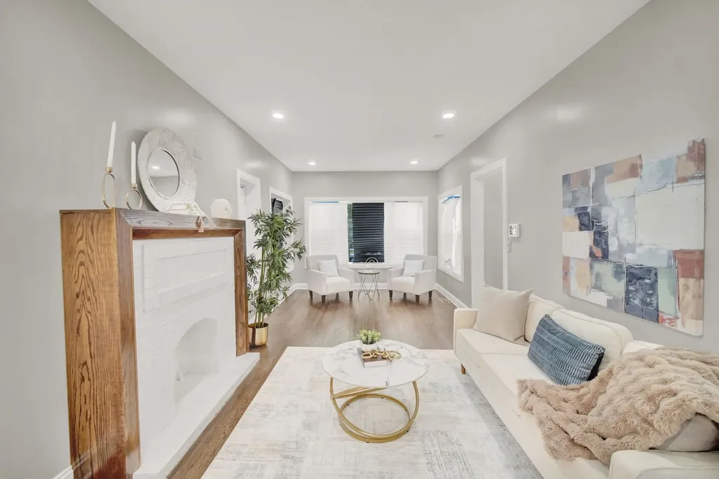 7707 South Ridgeland Avenue Chicago IL 60649